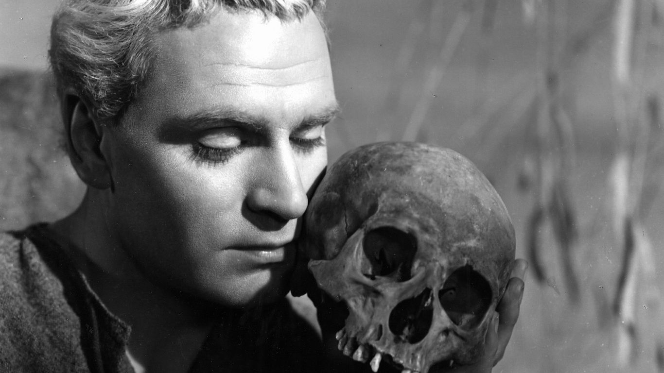 Hamlet pääkallon kanssa.