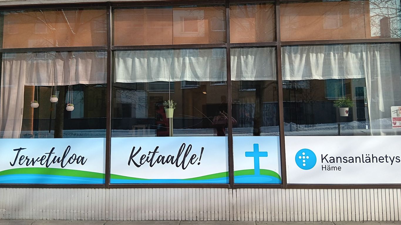 Kuvassa Keitaan julkisivu